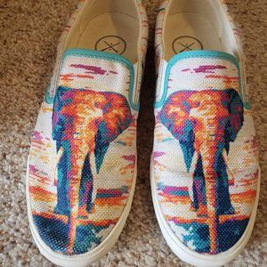 Womens Inkka slip-on shoes Size 9